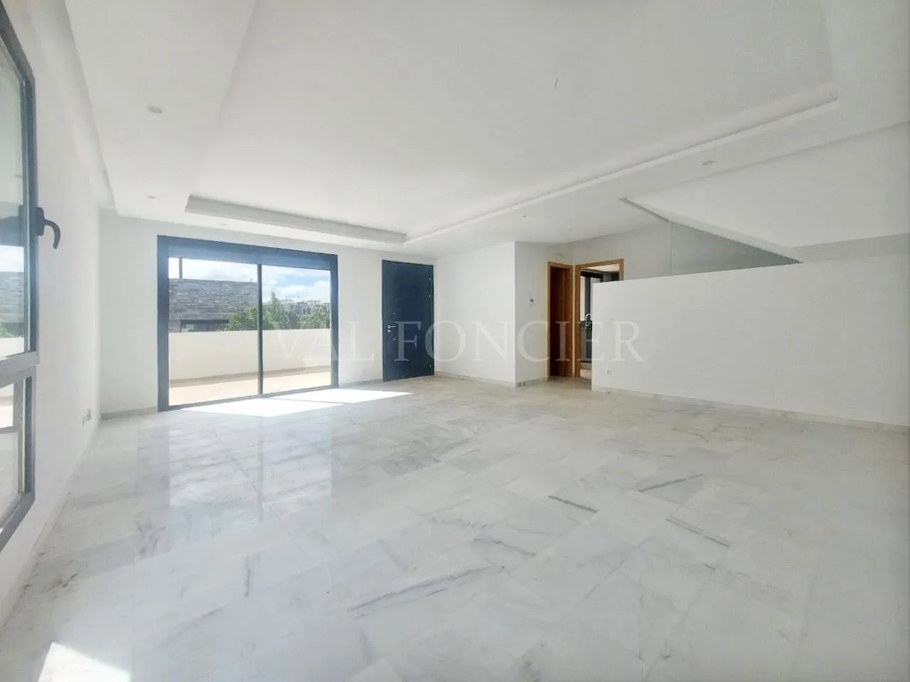 Location duplex neuf avec terrasse 3chambres à la Ville verte de Bouskoura - الدار البيضاء