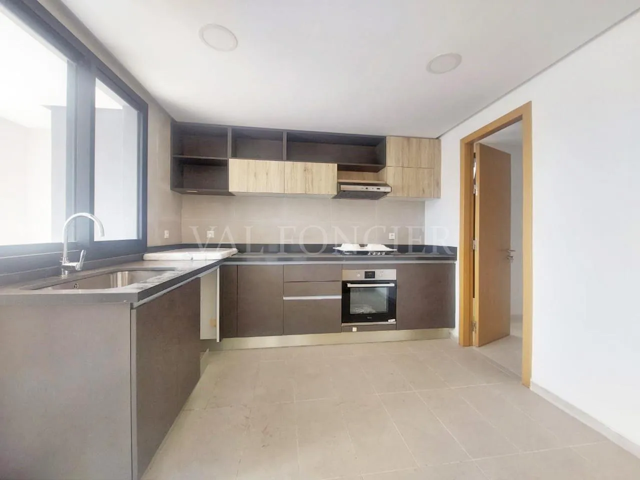Location duplex neuf avec terrasse 3chambres à la Ville verte de Bouskoura - الدار البيضاء (3)