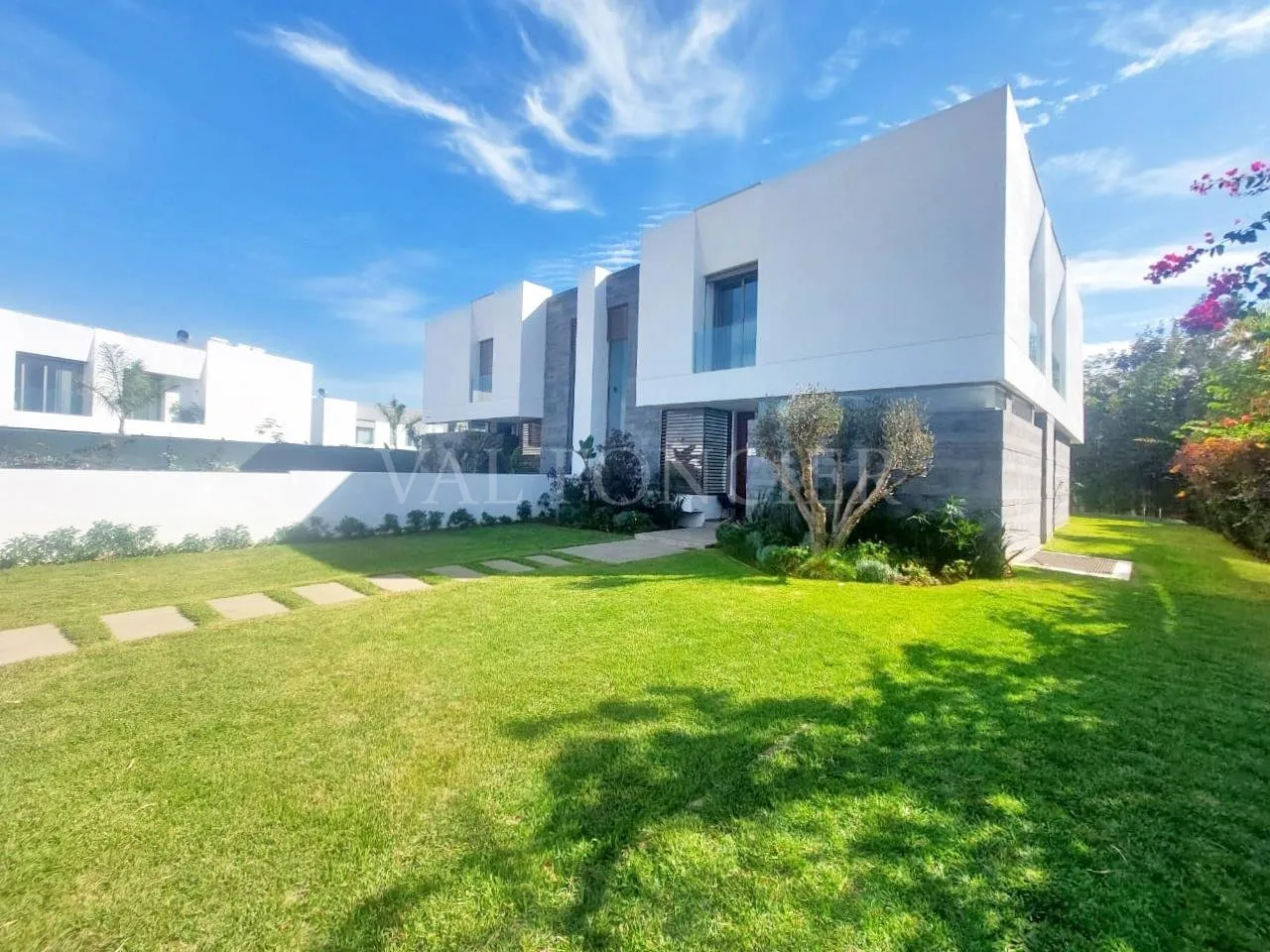 Location villa moderne 4chambres avec piscine à Bouskoura Ville verte - الدار البيضاء