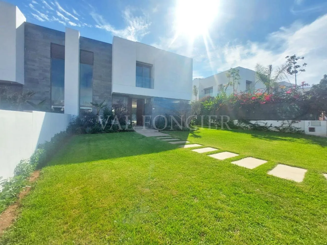 Location villa moderne 4chambres avec piscine à Bouskoura Ville verte - الدار البيضاء (2)
