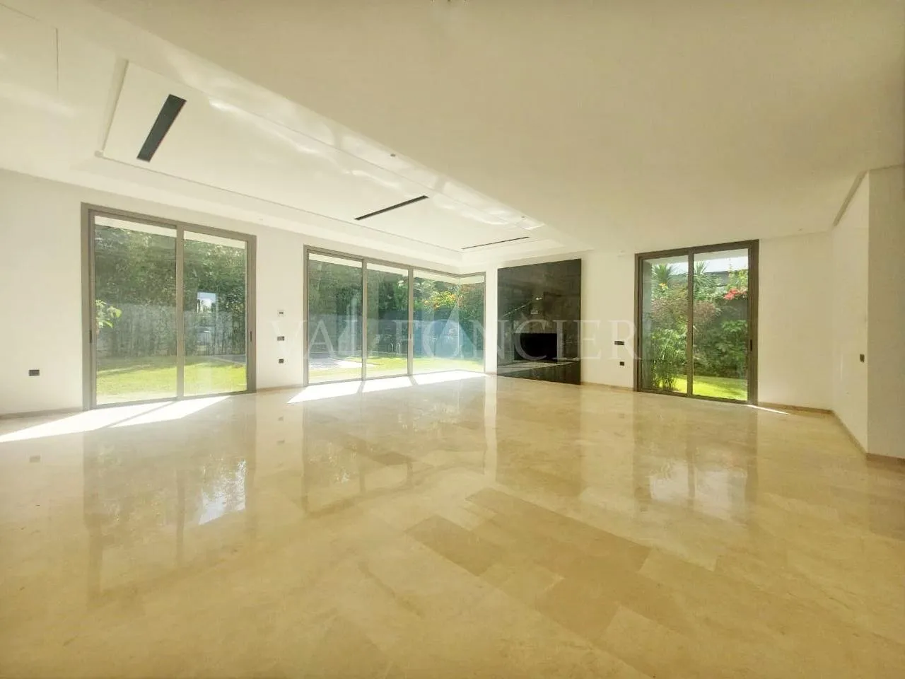 Location villa moderne 4chambres avec piscine à Bouskoura Ville verte - الدار البيضاء (4)