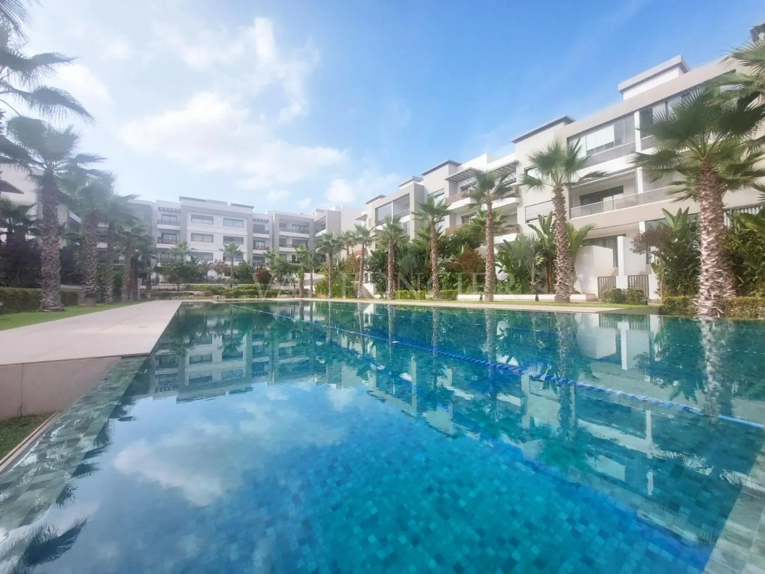 Location magnifique Rez de jardin 4chambres à Bouskoura ville verte - الدار البيضاء