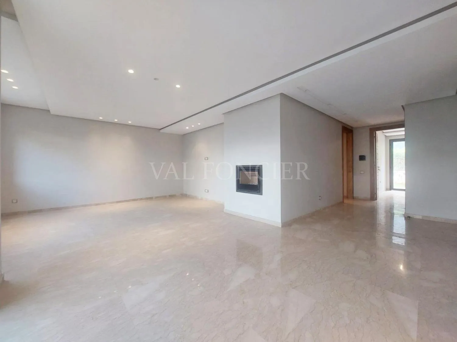 Location magnifique Rez de jardin 4chambres à Bouskoura ville verte - الدار البيضاء (3)