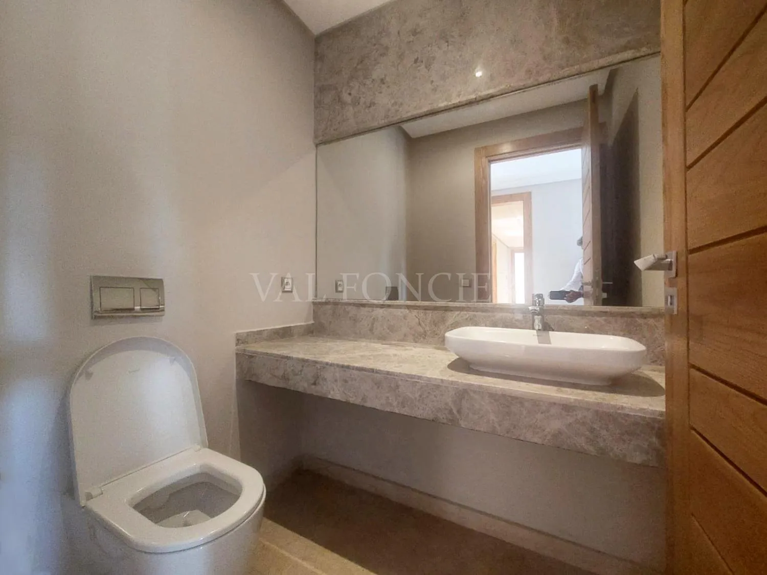 Location magnifique Rez de jardin 4chambres à Bouskoura ville verte - الدار البيضاء (4)