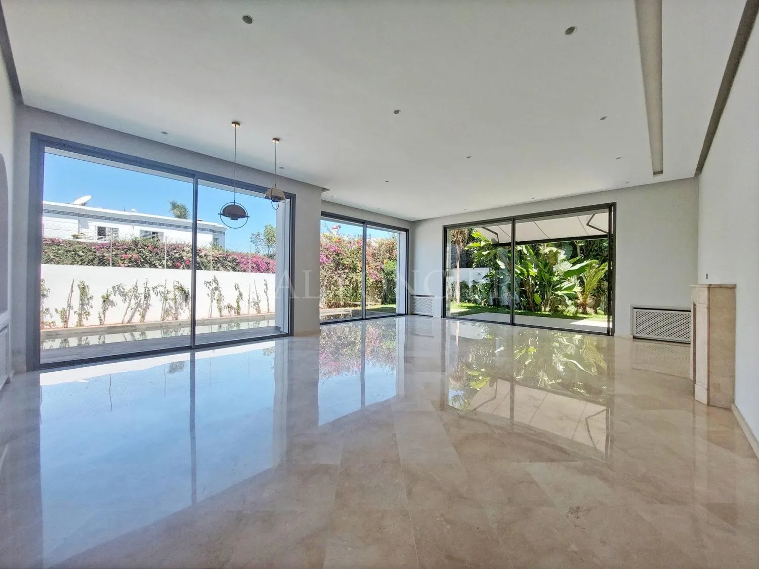 Location magnifique villa rénovée moderne à Ain Diab, Casablanca - الدار البيضاء (2)