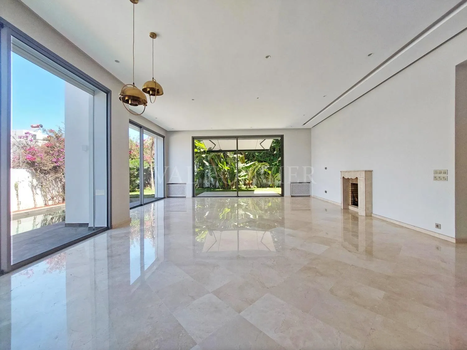 Location magnifique villa rénovée moderne à Ain Diab, Casablanca - الدار البيضاء (3)