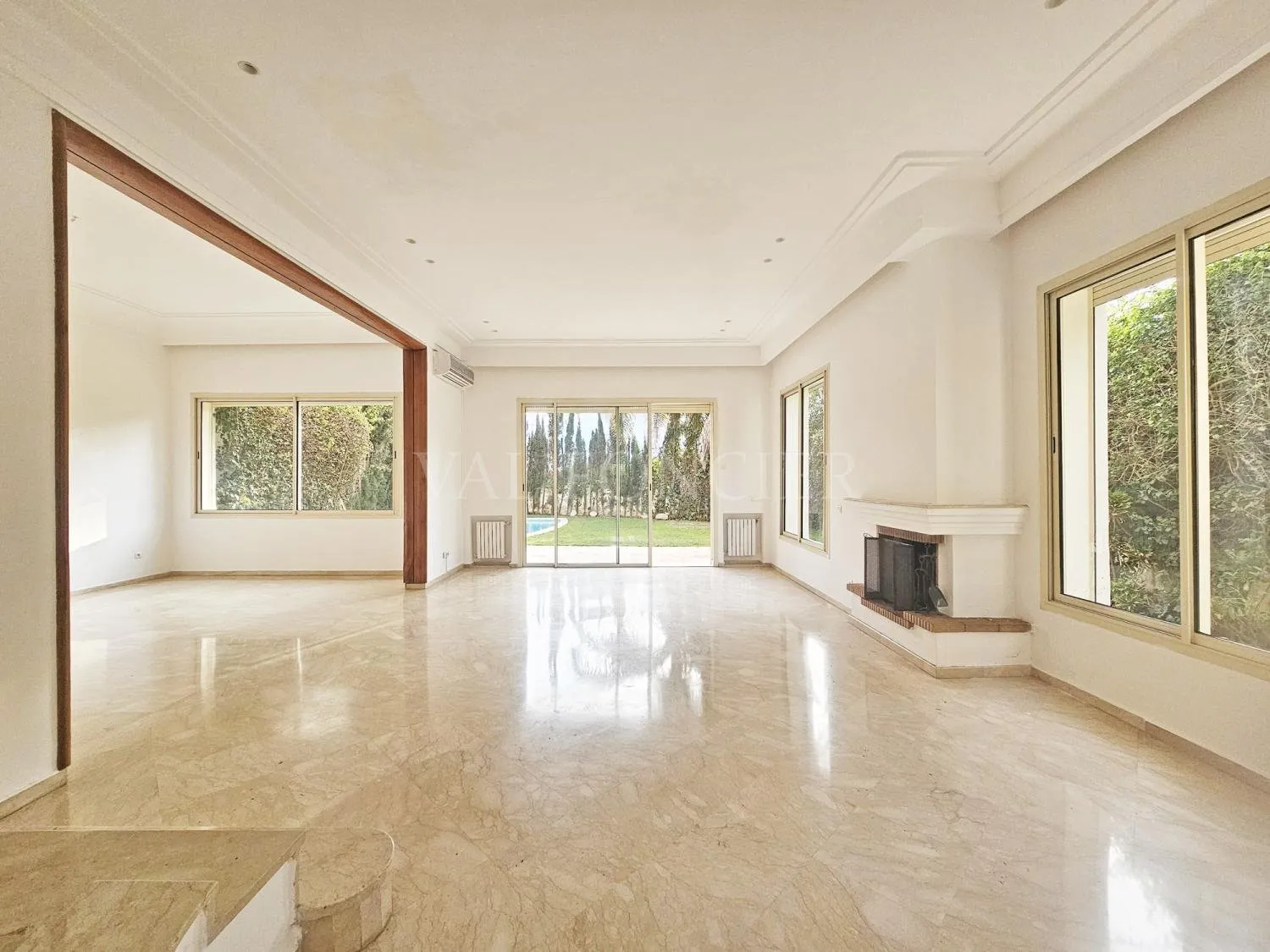 Location très belle villa 4chambres avec piscine sur les hauteurs de Ain Diab, Casablanca - الدار البيضاء (3)