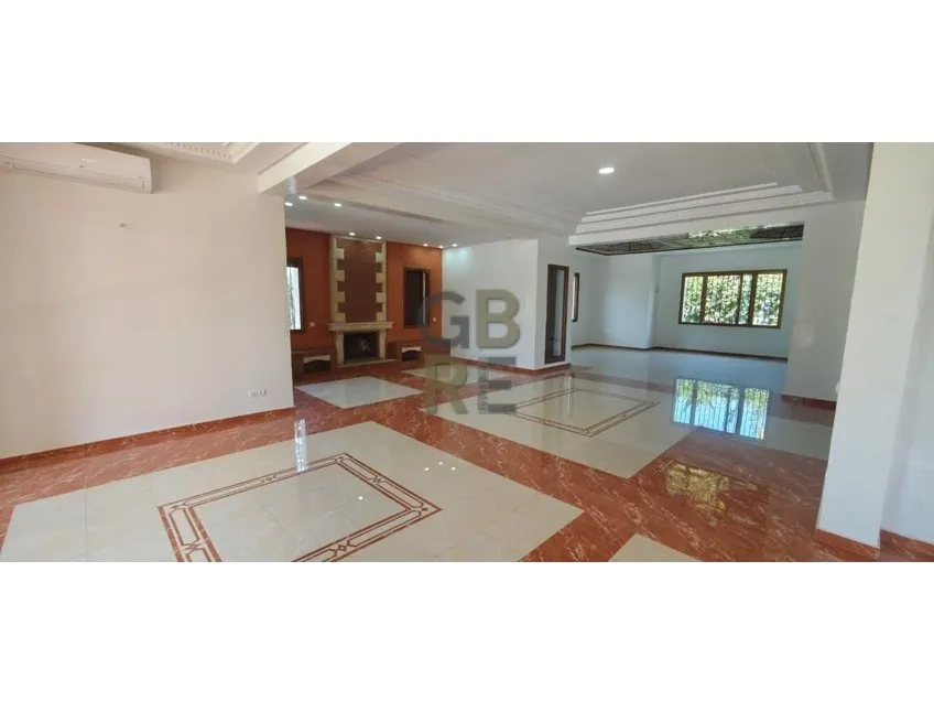 Magnifique Villa avec piscine en location à Souissi - الرباط (3)