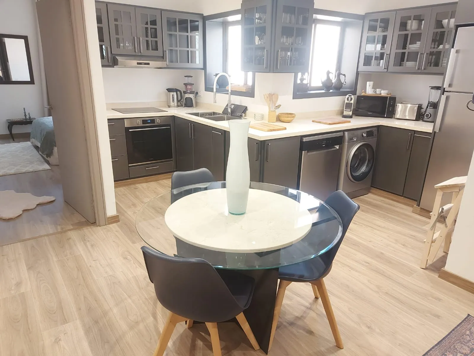 APPARTEMENT MEUBLE CONTEMPORAIN A LOUER - الدار البيضاء (4)