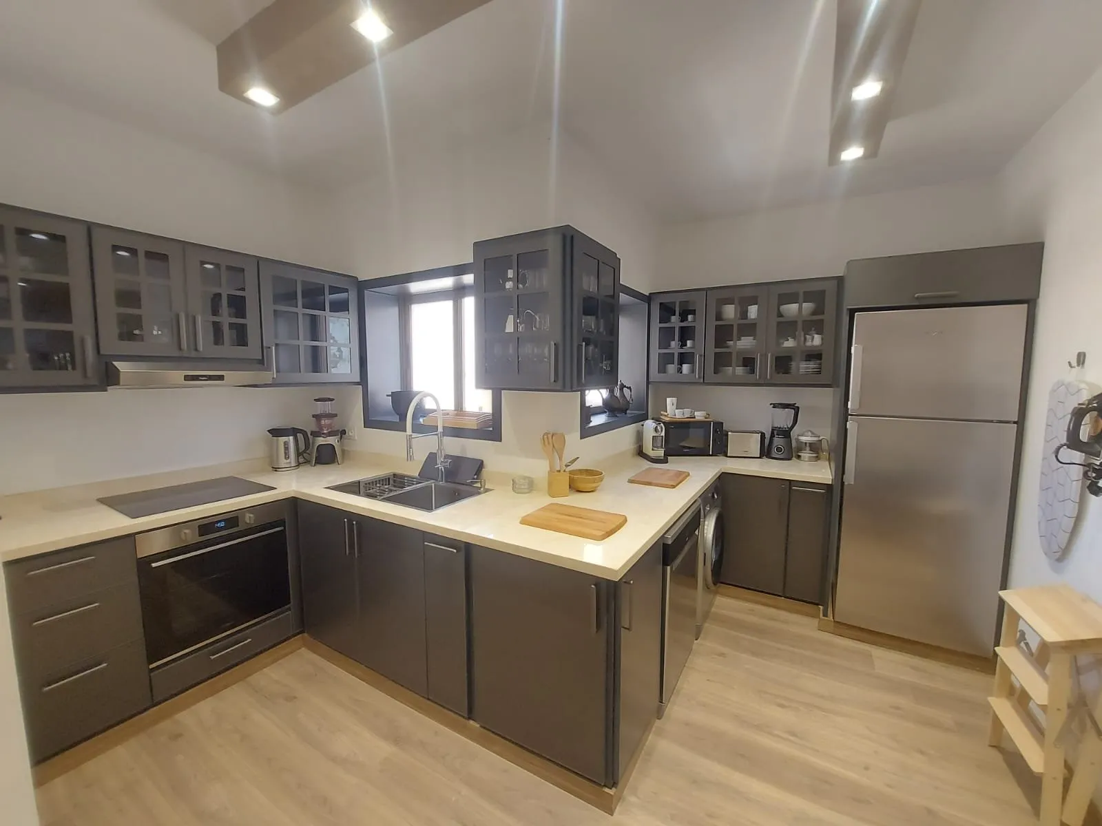 APPARTEMENT MEUBLE CONTEMPORAIN A LOUER - الدار البيضاء (2)