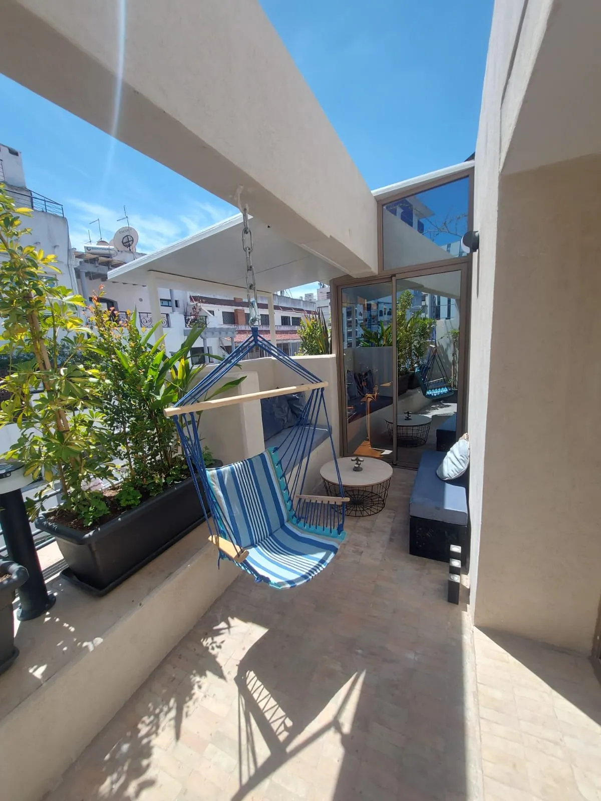 APPARTEMENT MEUBLE CONTEMPORAIN A LOUER - الدار البيضاء