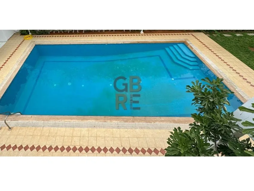 Villa de Prestige avec Piscine en location à Souissi - الرباط (4)