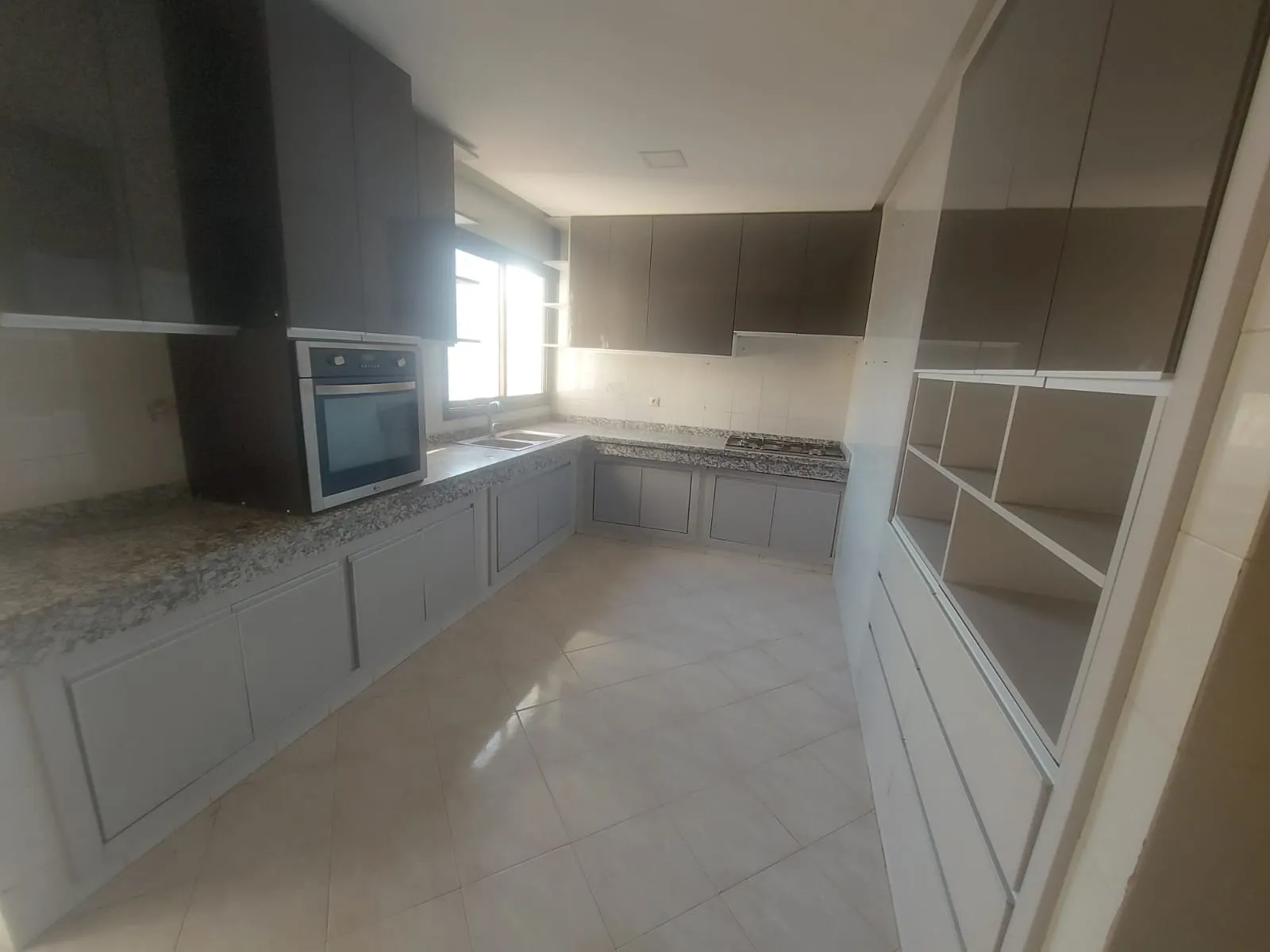 APPARTEMENT VIDE A LOUER A RACINE - الدار البيضاء (4)