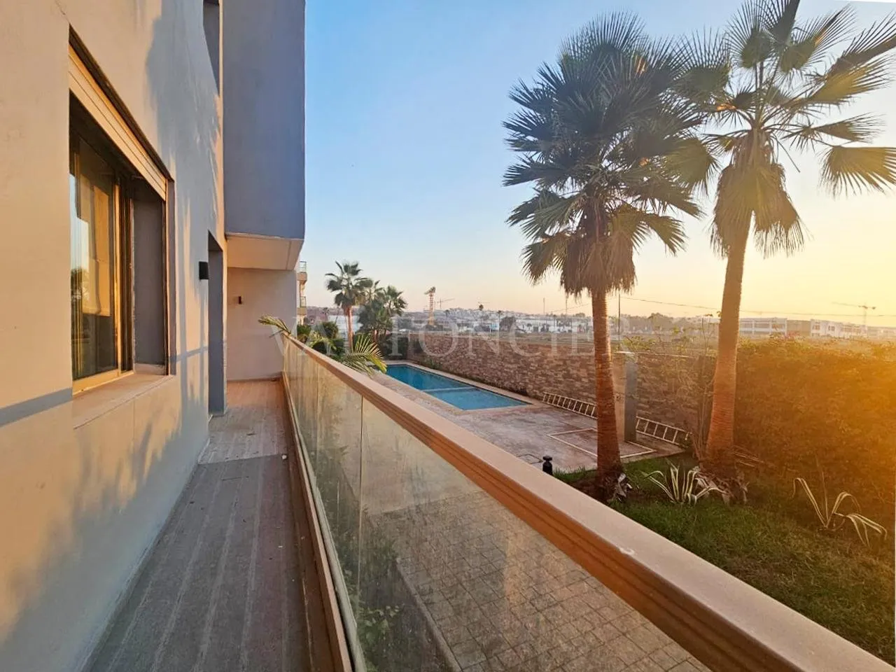 Appartement de standing avec belle terrasse à louer près du Morocco Mall - الدار البيضاء