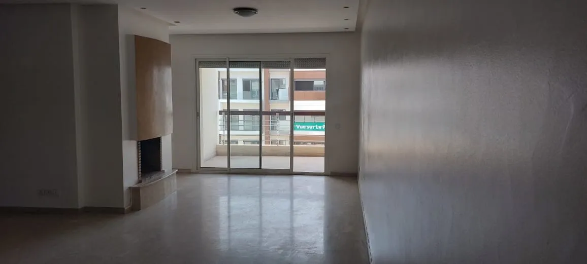 BEL APPT VIDE EN LOCATION -PALMIER- - الدار البيضاء