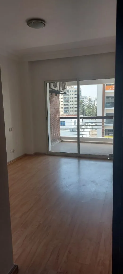 BEL APPT VIDE EN LOCATION -PALMIER- - الدار البيضاء (4)