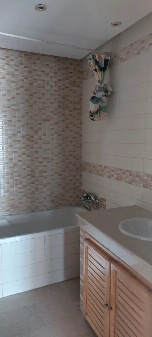 BEL APPT VIDE EN LOCATION -PALMIER- - الدار البيضاء (3)