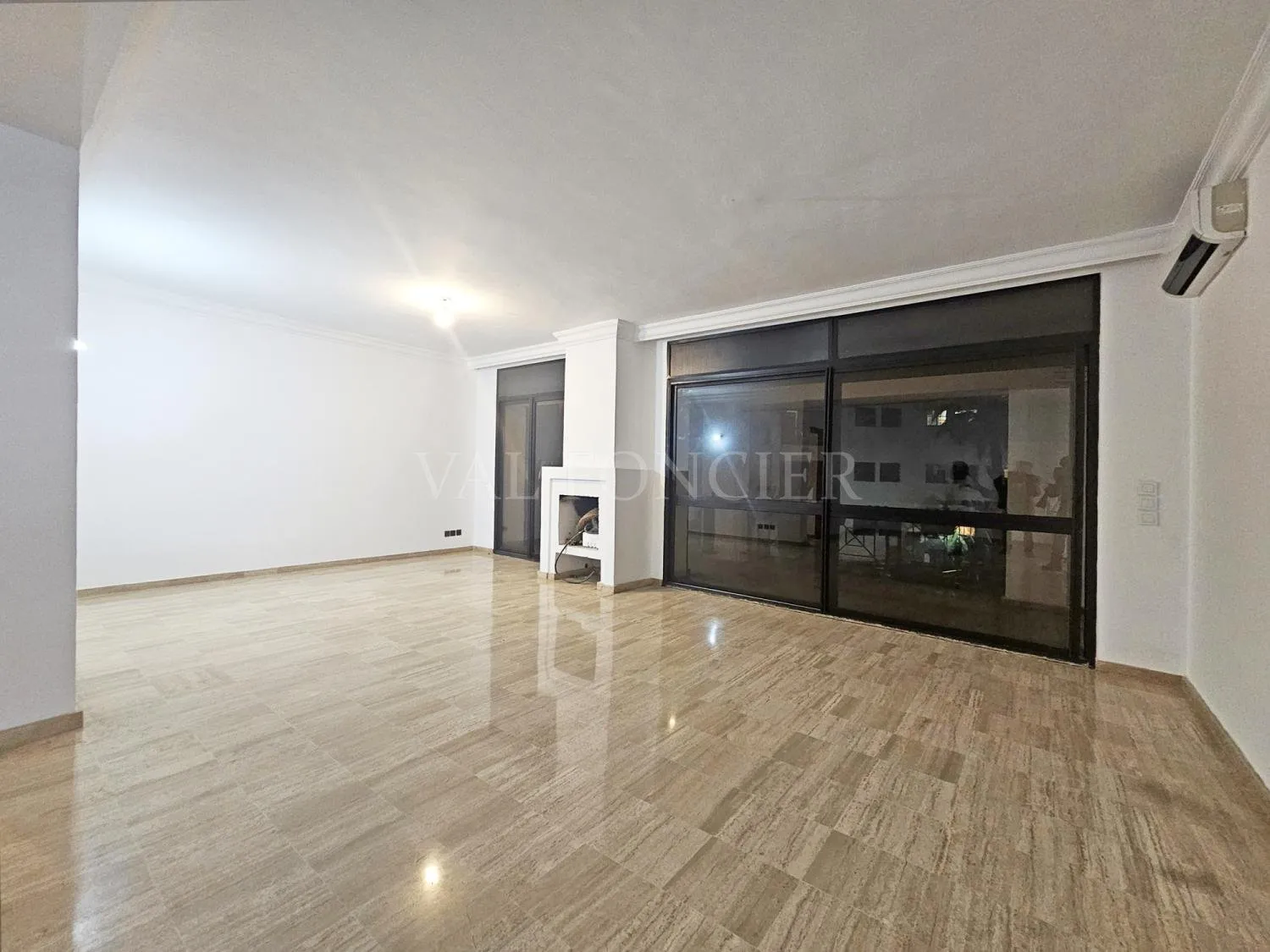 Location Appartement 200m2 3chambres avec terrasse Ain diab, Casablanca - الدار البيضاء (2)
