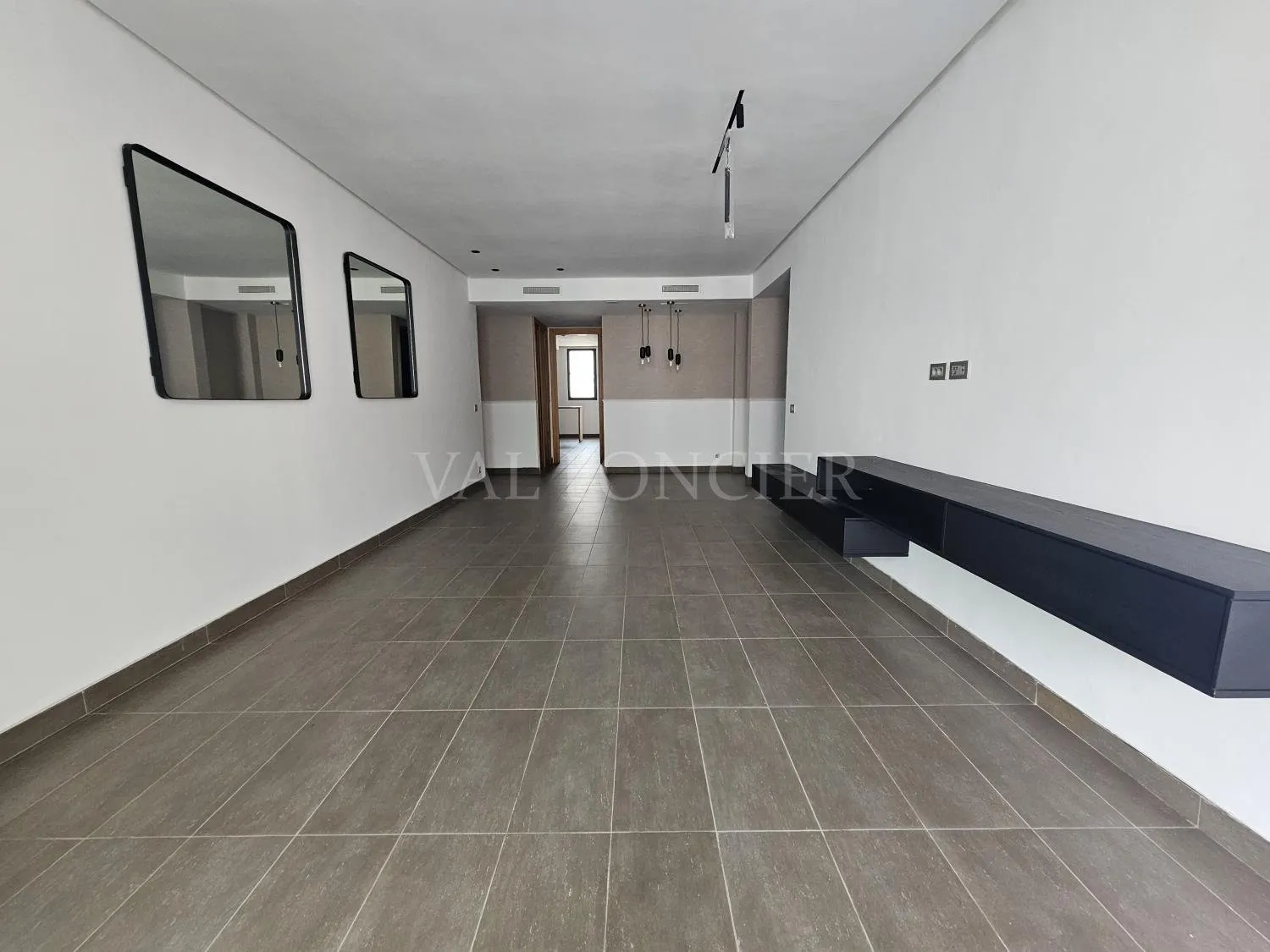 À louer : Appartement haut standing non meublé à Anfa Place, Ain Diab - الدار البيضاء (2)