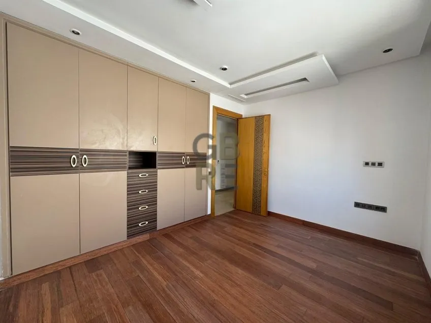 Très bel appartement sans vis-à-vis dans une résidence sécurisée en location à Hay Riad - الرباط (4)