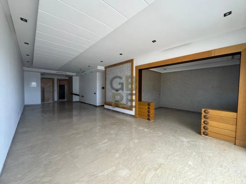 Très bel appartement sans vis-à-vis dans une résidence sécurisée en location à Hay Riad - الرباط