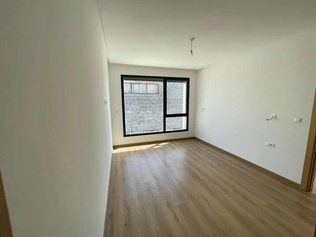 Duplex vide à louer à Bouskoura - الدار البيضاء (3)