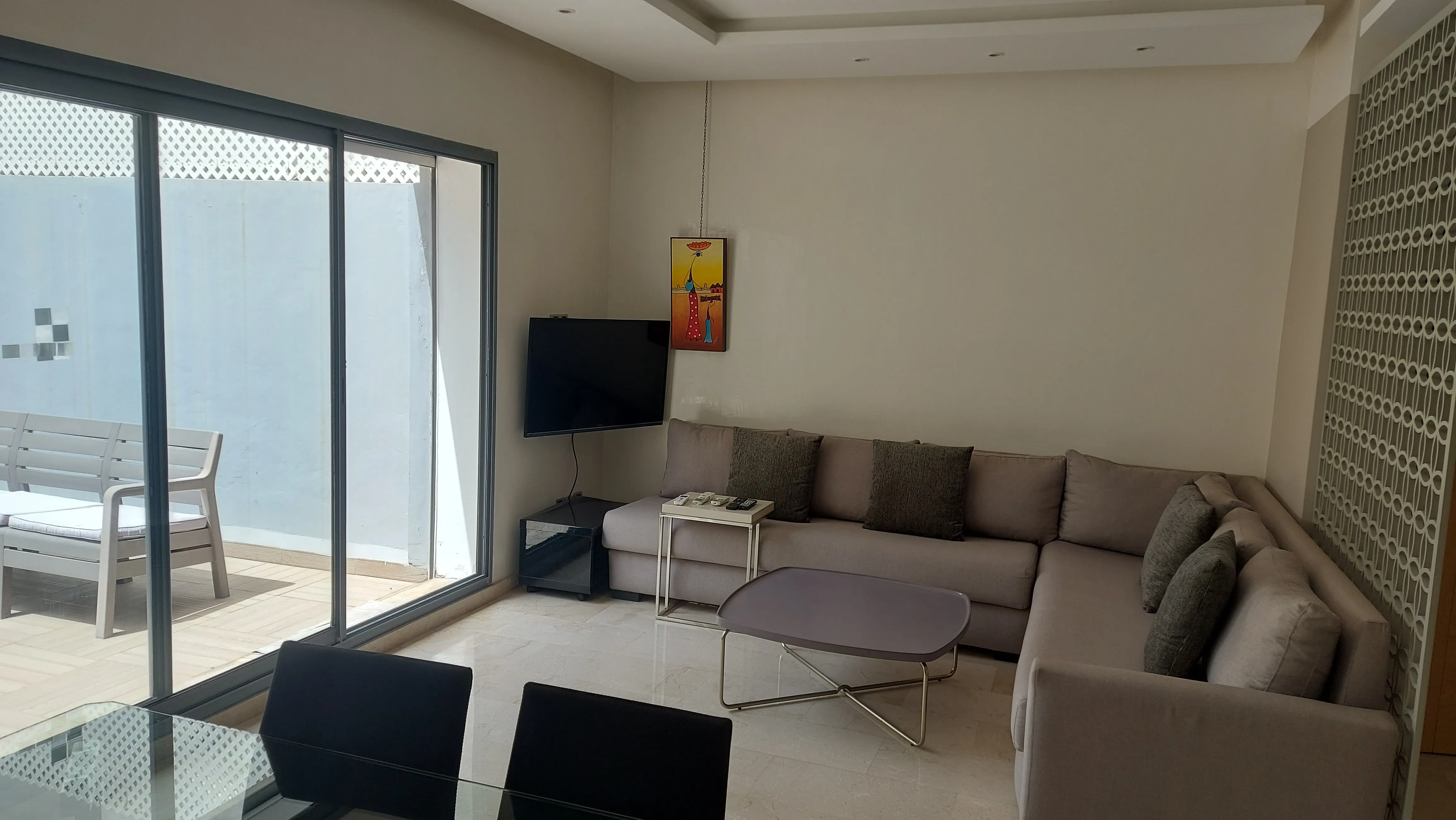 APPARTEMENT MEUBLE A LOUER A RACINE - الدار البيضاء (2)