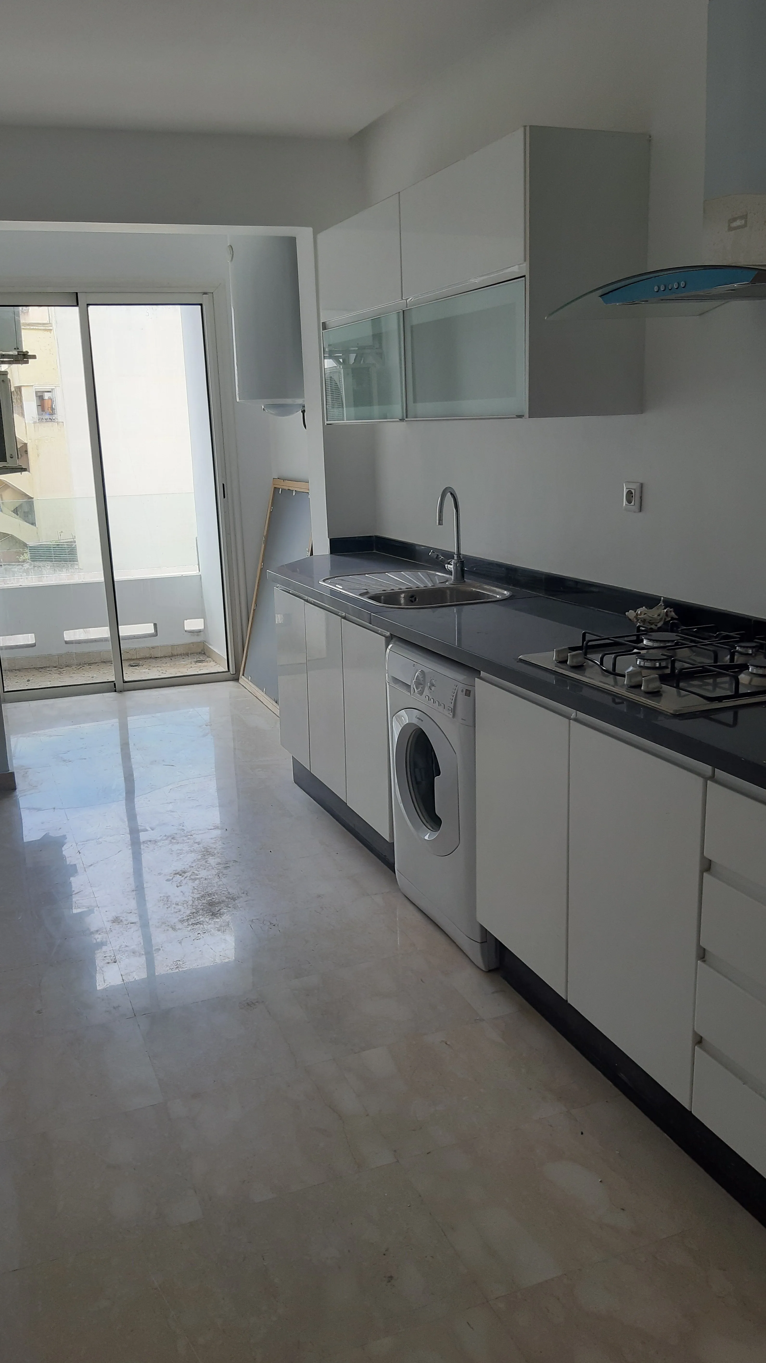 APPARTEMENT VIDE A LOUER A RACINE - الدار البيضاء