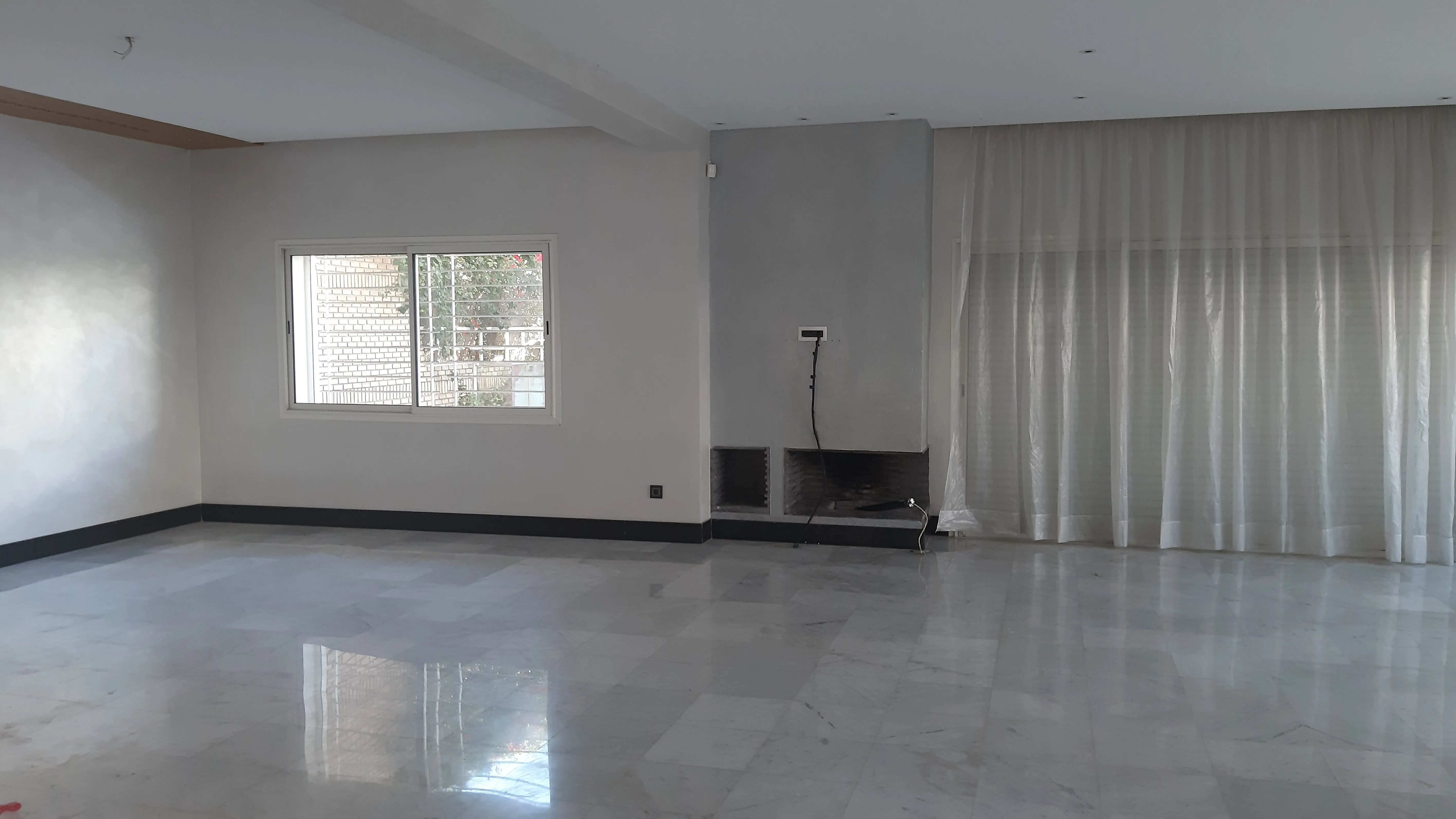 VILLA A LOUER NON MEUBLEE A AIN DIAB - الدار البيضاء (2)
