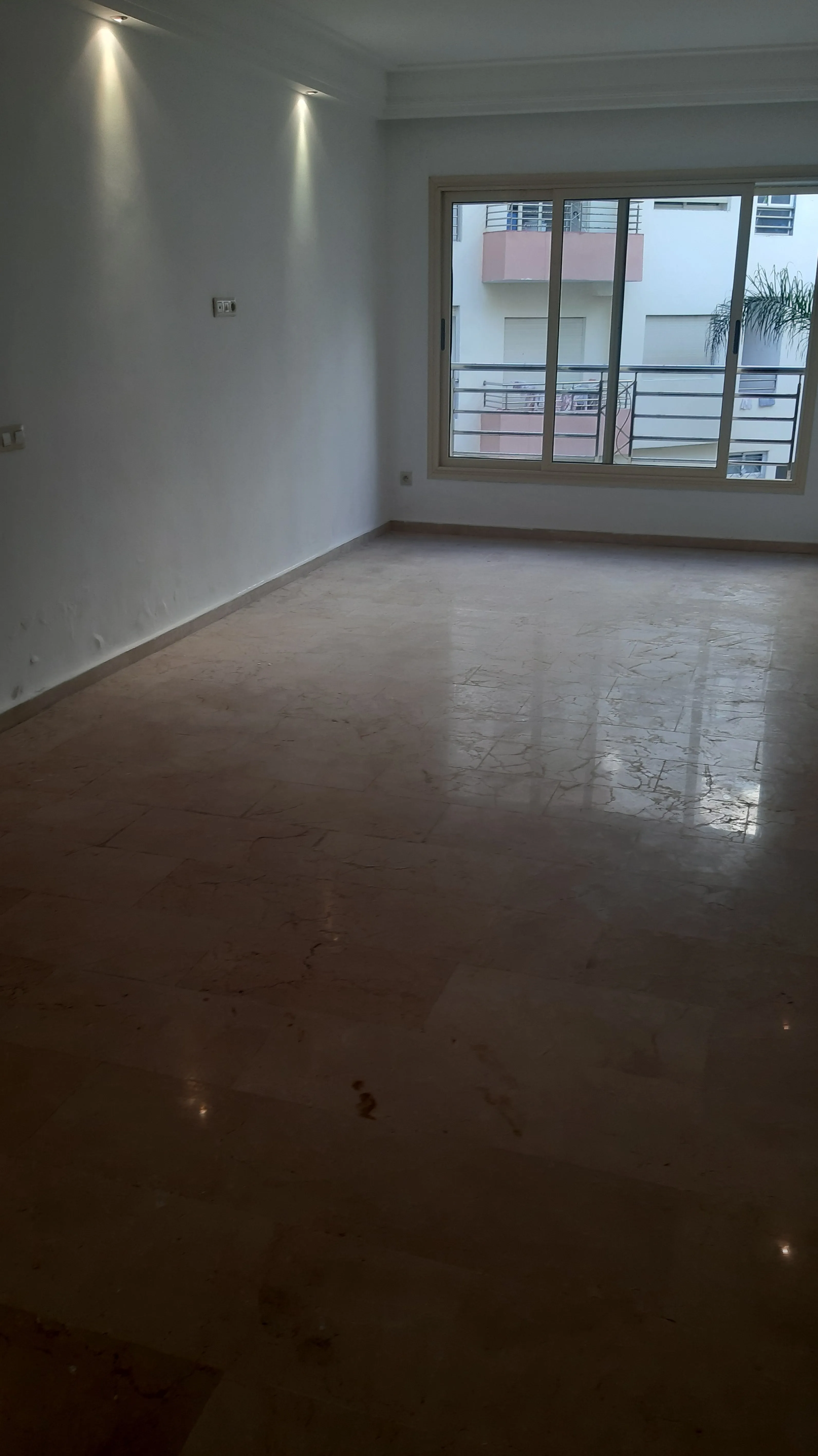 Appartement vide à louer à BOURGOGNE - الدار البيضاء (3)