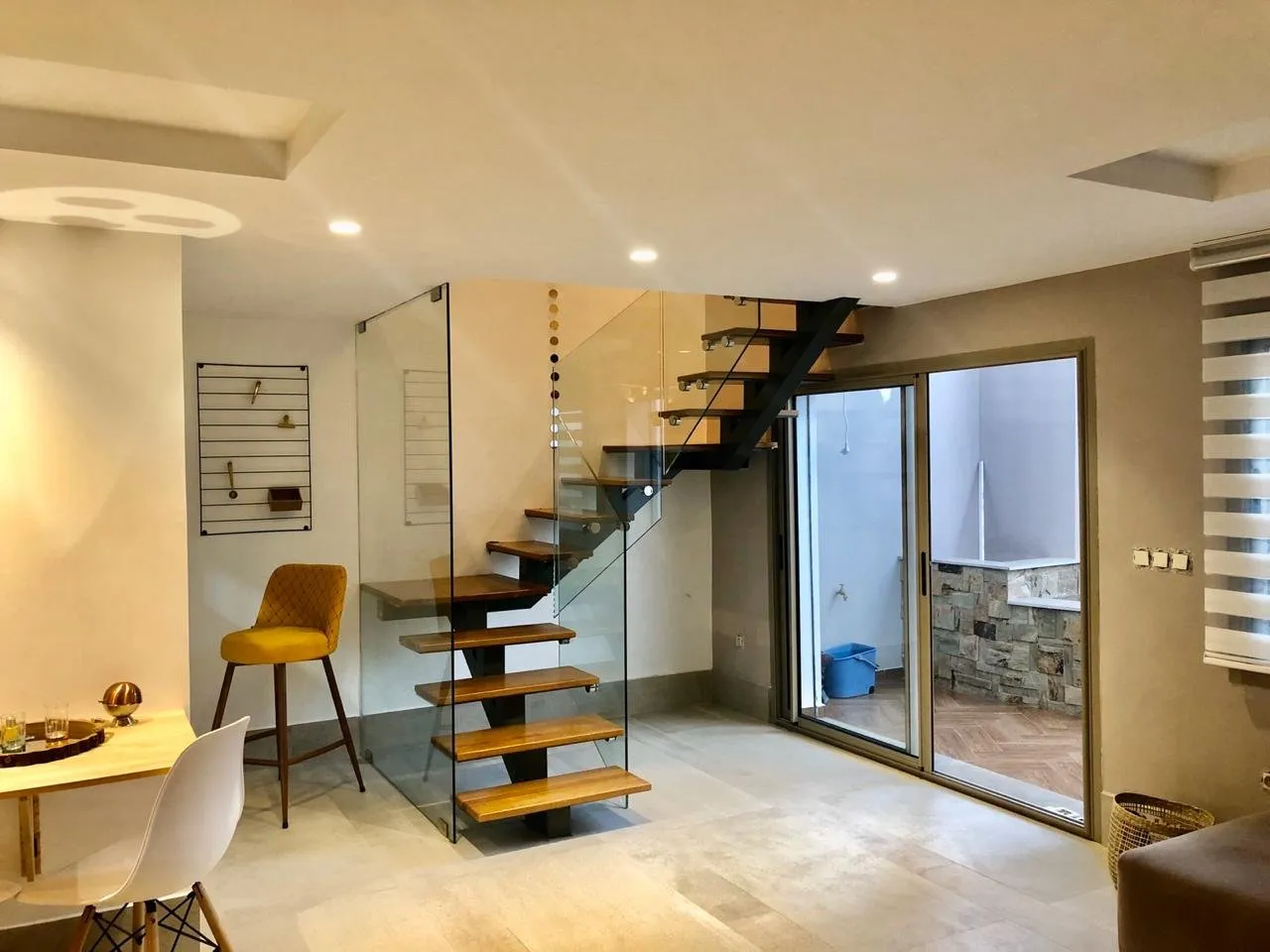STUDIO AVEC TERRASSE MEUBLE A LOUER A VAL FLEURI - الدار البيضاء