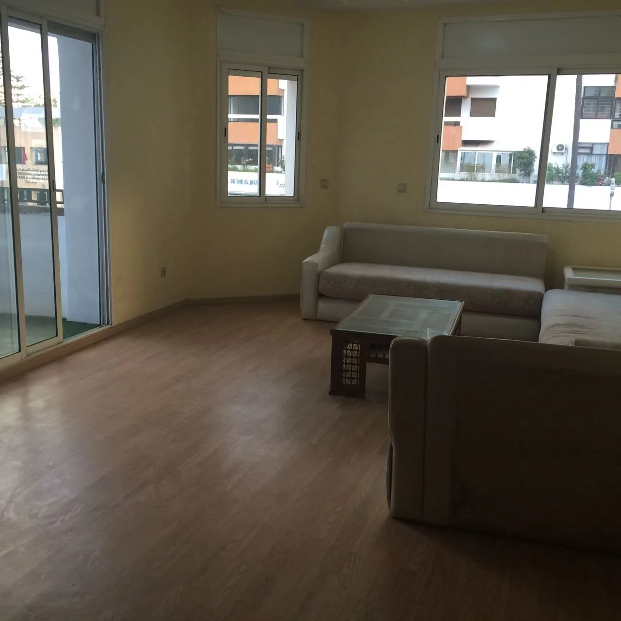 Appartement Refait à louer vide à Ghandi - الدار البيضاء (2)