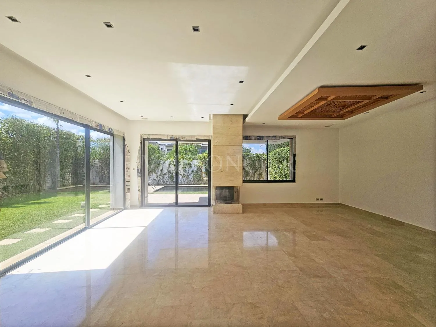 Location Somptueuse villa 600m2 avec piscine, Bouskoura ville Verte - الدار البيضاء (2)