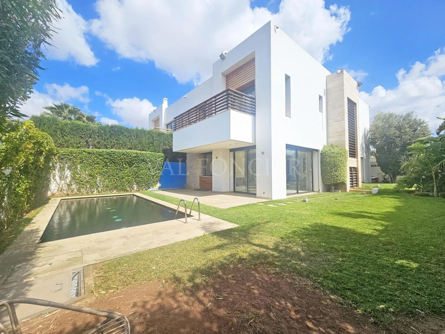 Location Somptueuse villa 600m2 avec piscine, Bouskoura ville Verte - الدار البيضاء