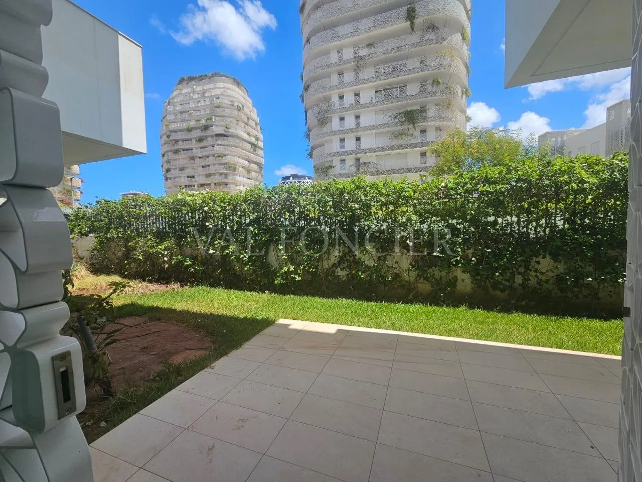 Location Rez-de-jardin 300m2 3chambres, Casa Finance City - الدار البيضاء