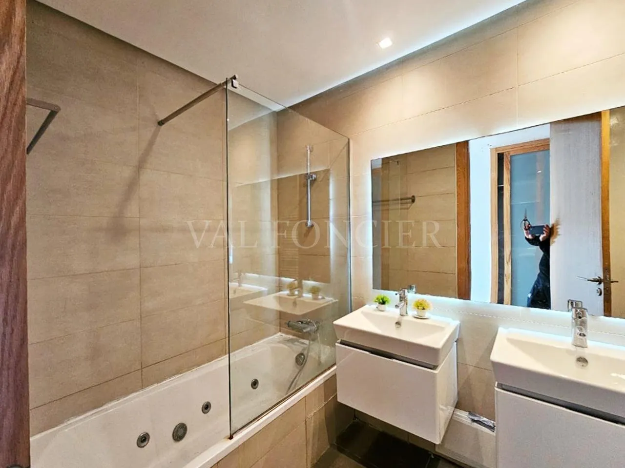 Location Appartement meublé 2chambres ensoleillé sans vis à vis Ain diab, Casablanca - الدار البيضاء (4)