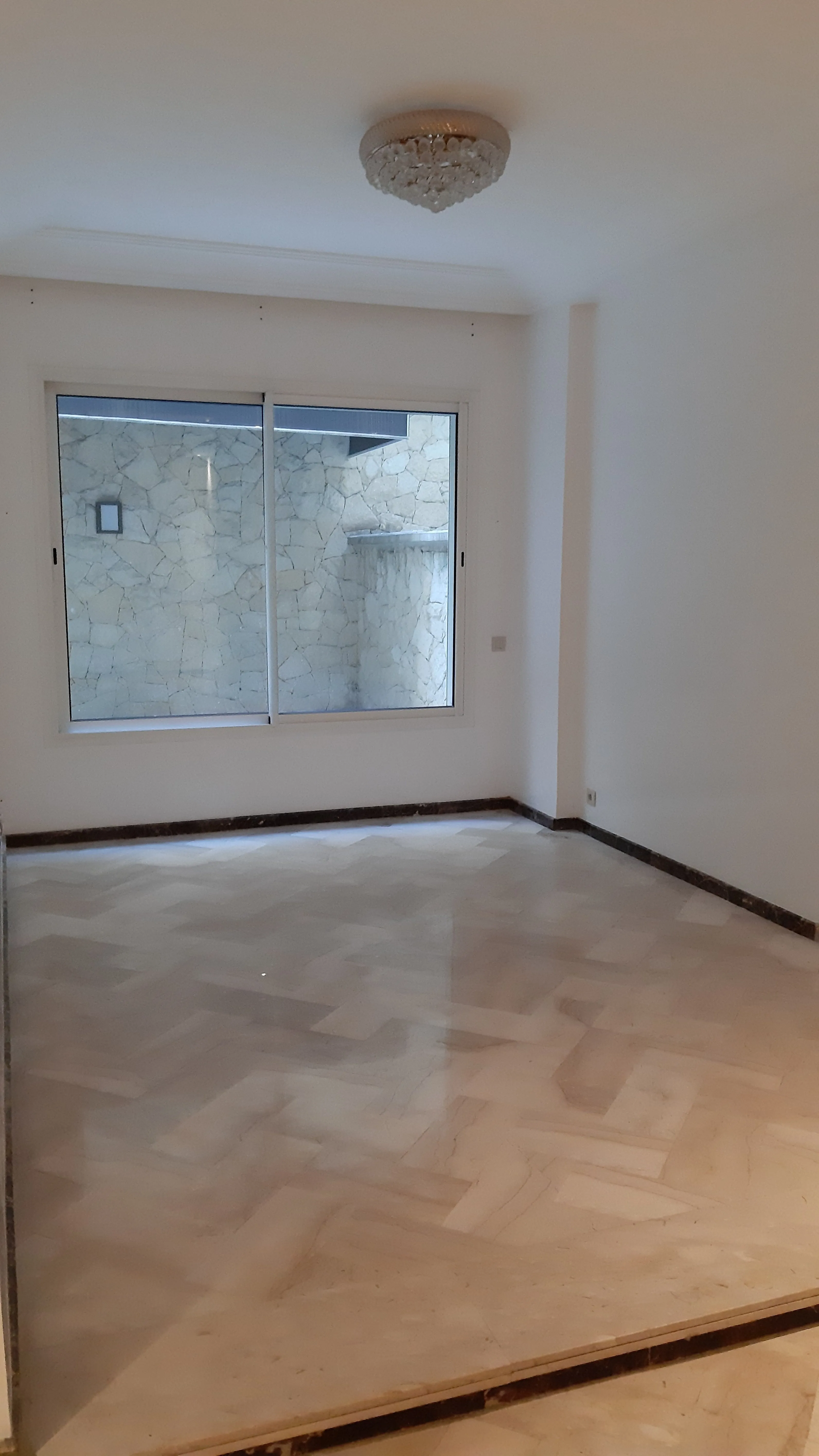 Studio vide à louer à Abdelmoumen - الدار البيضاء (2)