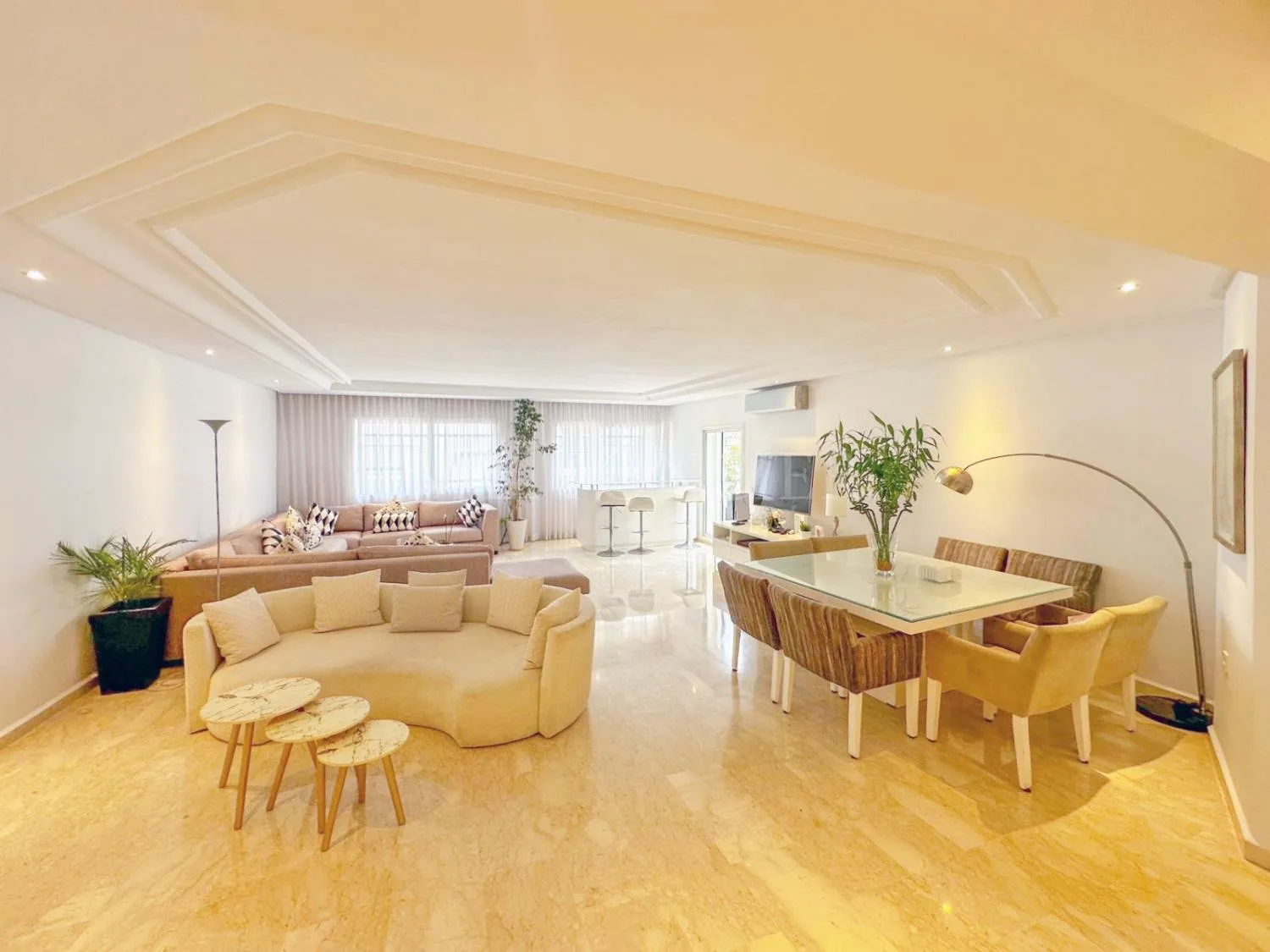 Location magnifique appartement meublé avec terrasse 190m2 à Racine, Casablanca - الدار البيضاء (2)