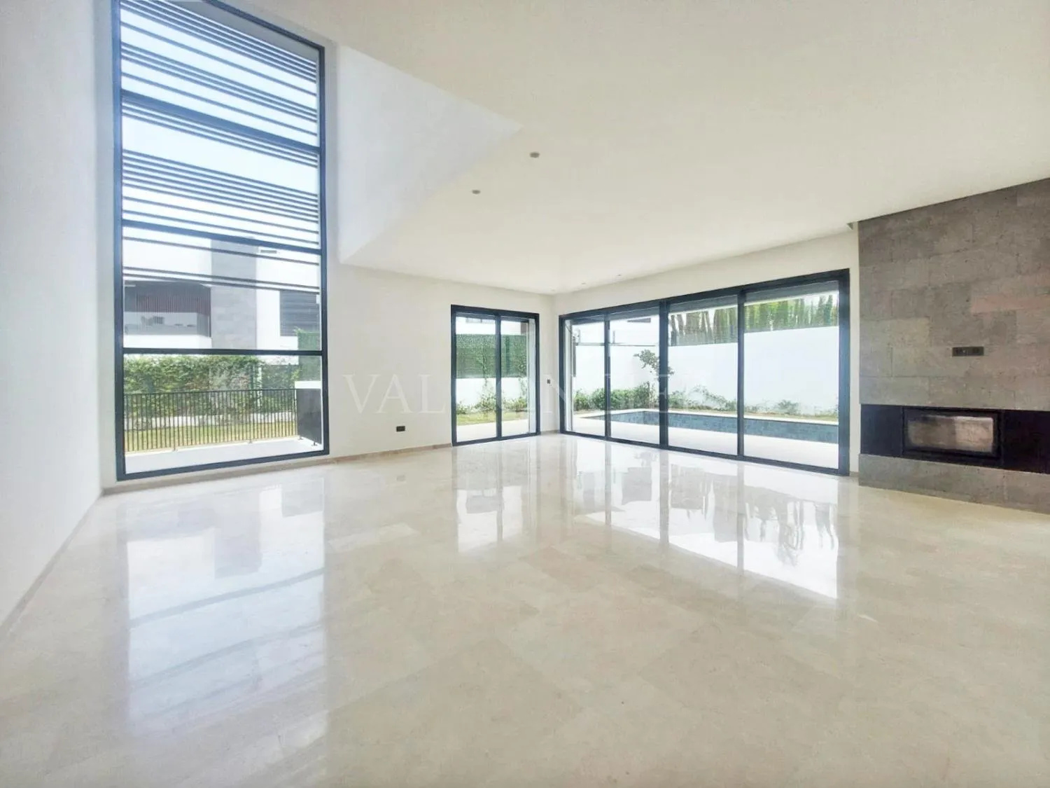 Villa contemporaine 5chambres avec piscine à louer à la Ville Verte Bouskoura - الدار البيضاء (2)