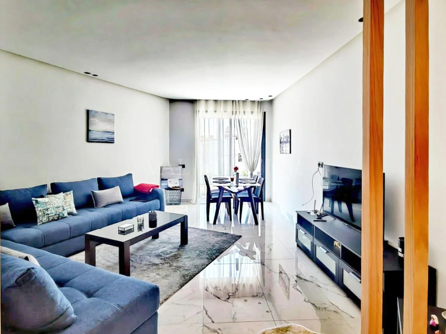 Location studio meublé moderne avec terrasse Oasis, Casablanca - الدار البيضاء