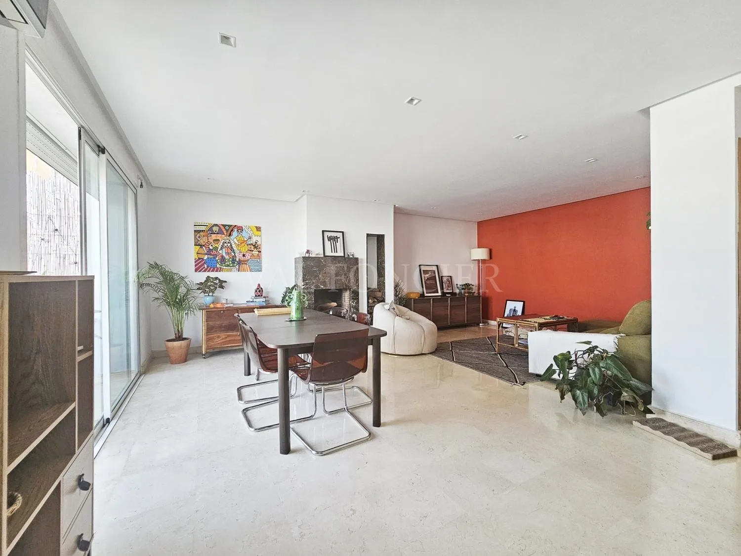 Location appartement 3chambres meublé moderne avec grande terrasse à Racine - الدار البيضاء (3)
