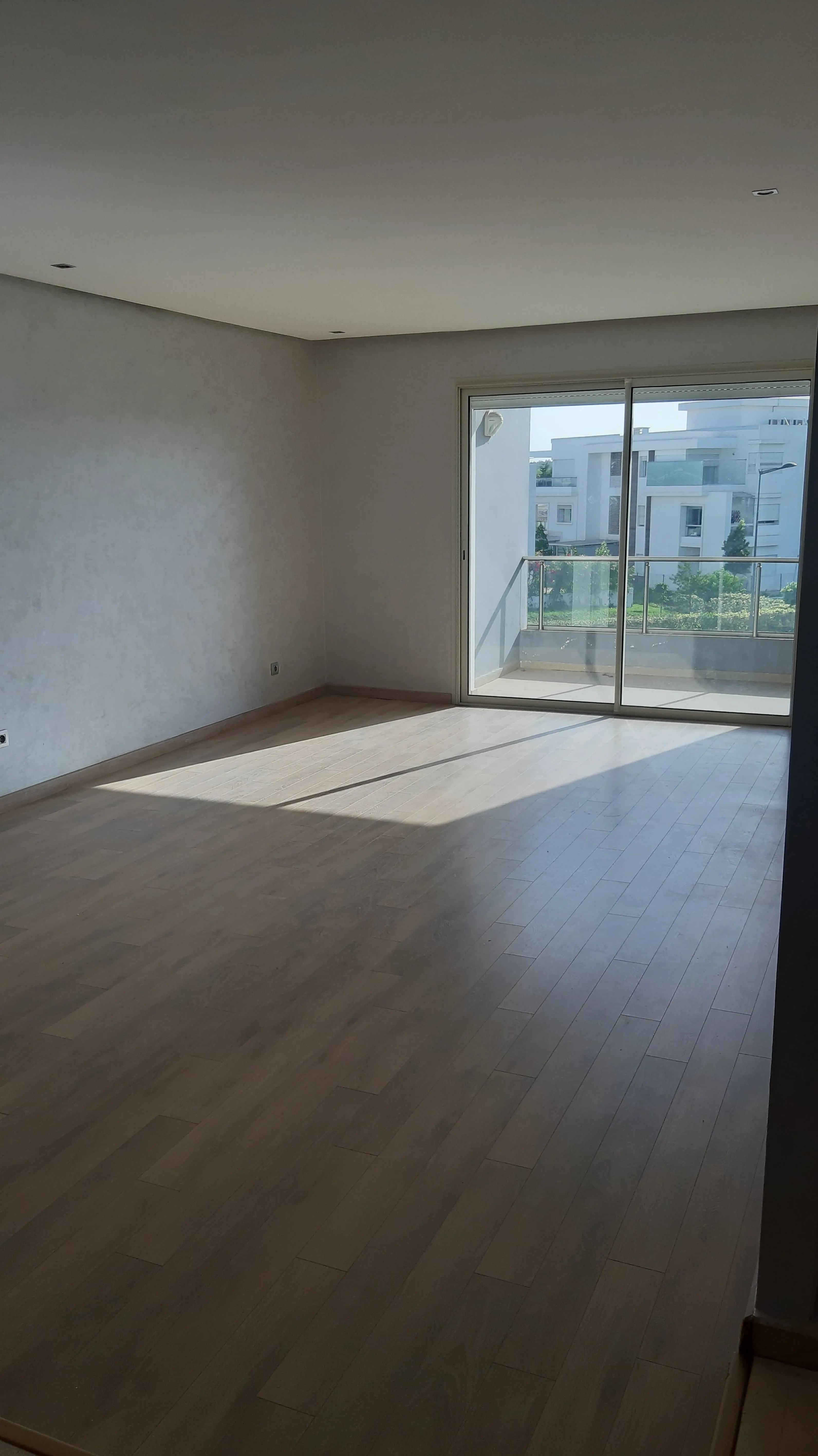 Appartement vide à louer à Bouskoura - الدار البيضاء