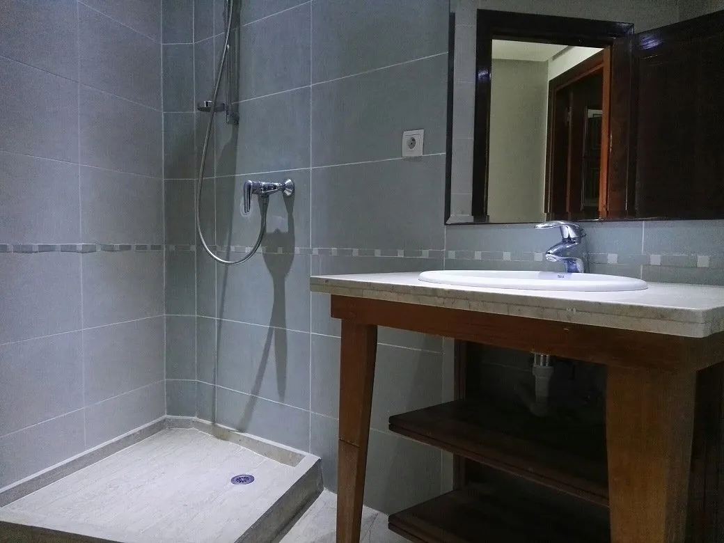 Appartement à louer vide au Triangle d'or - الدار البيضاء (4)
