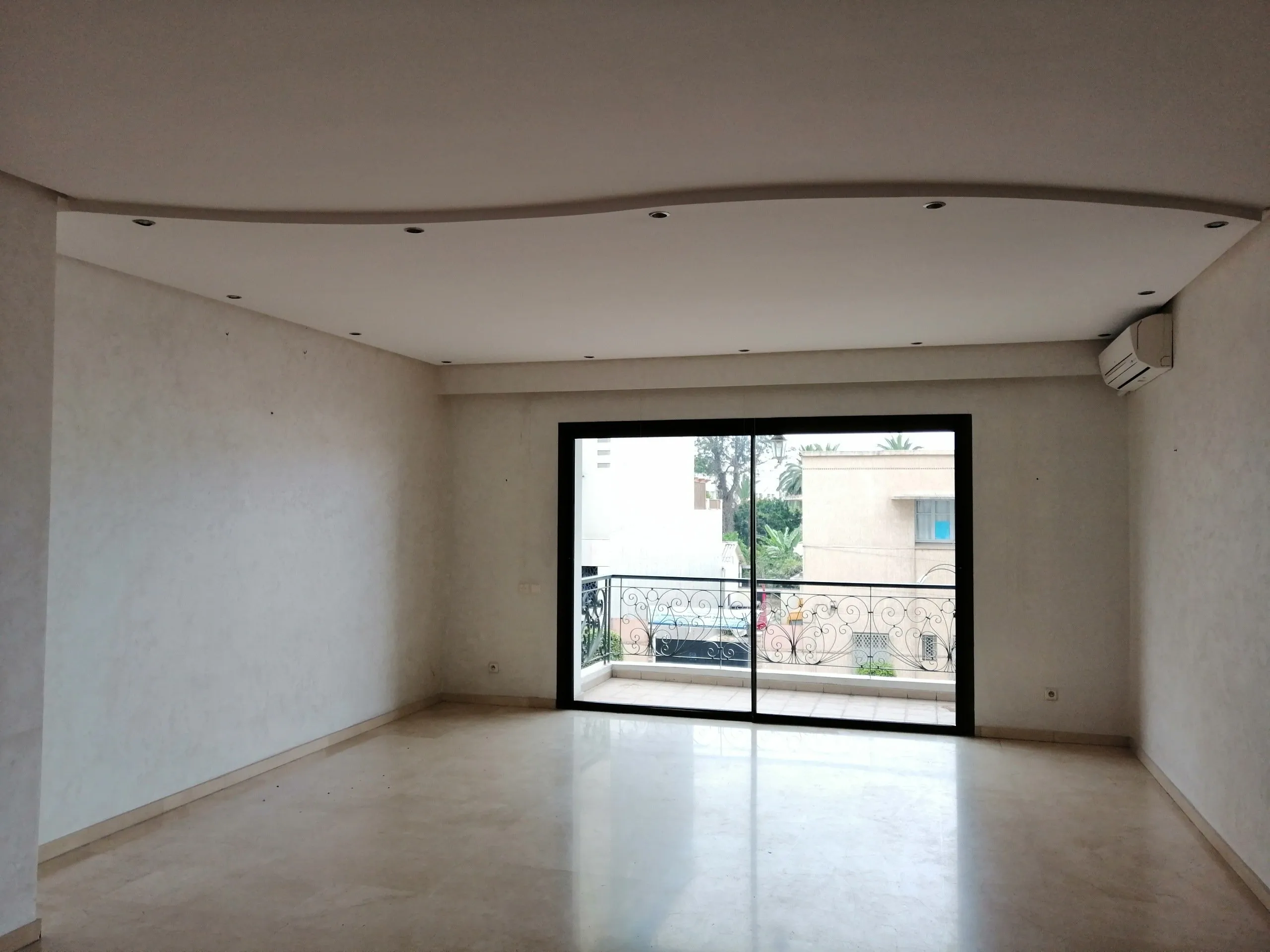 Appartement à louer vide à Racine - الدار البيضاء