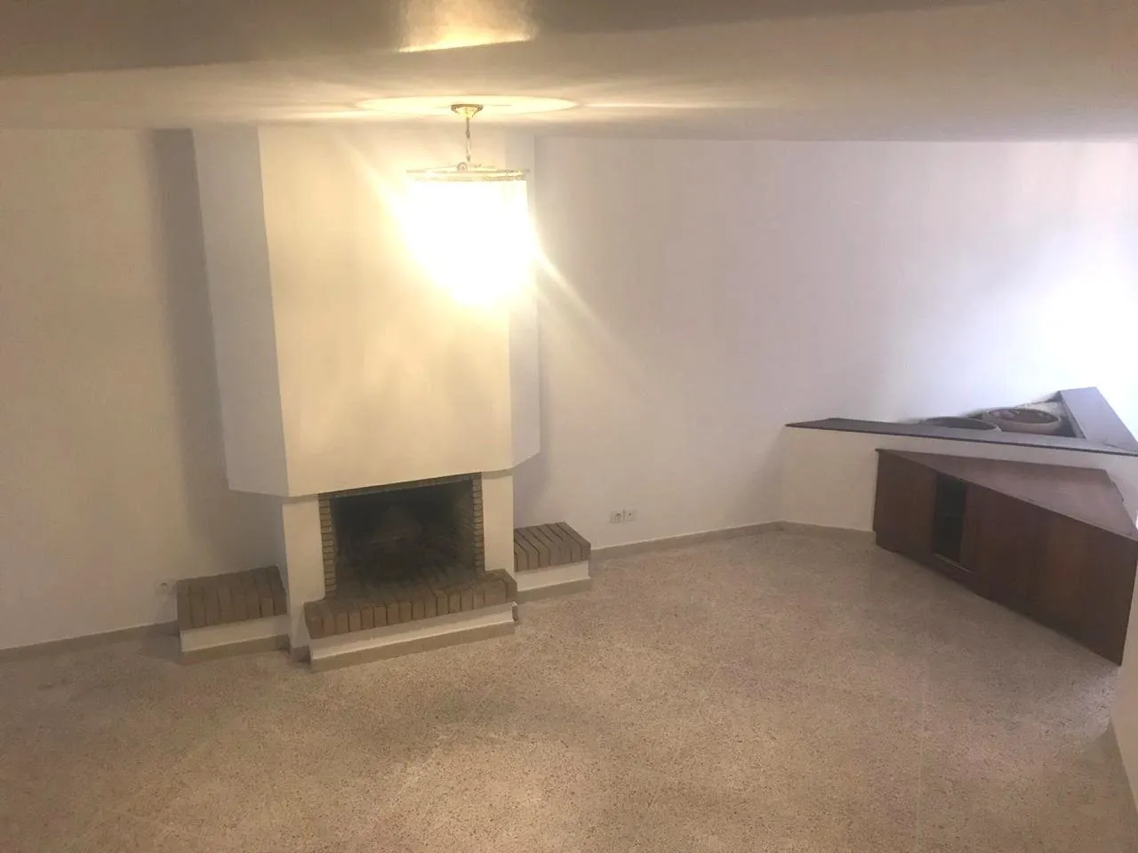 Appartement à louer vide entre bd Ziraoui et bd d'anfa - الدار البيضاء