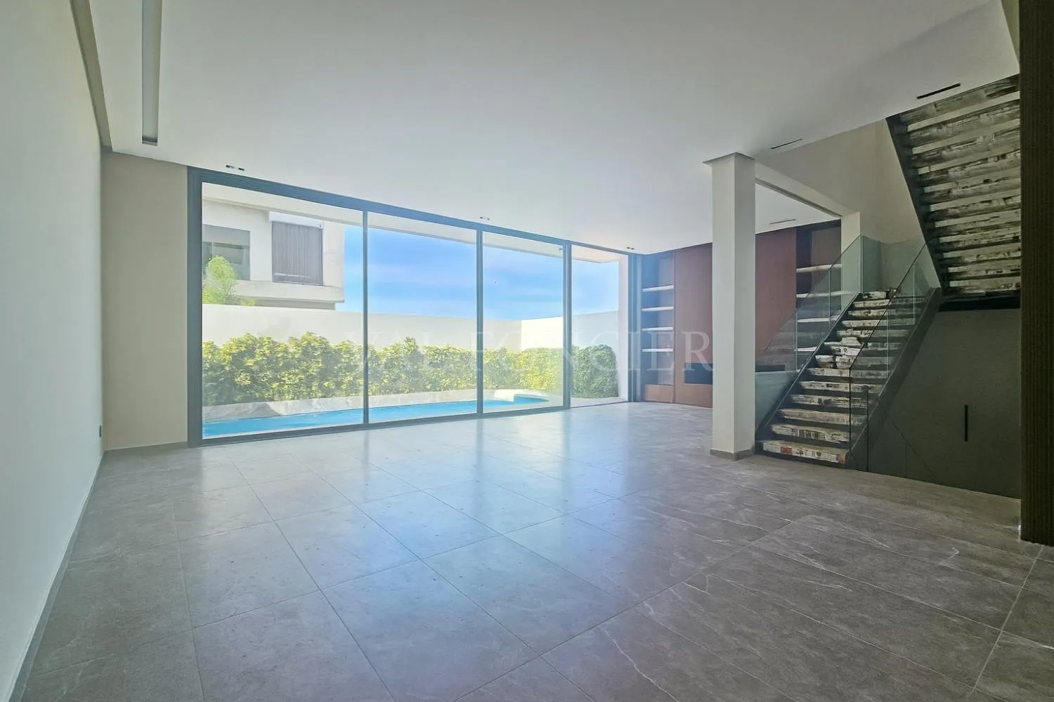 Location villa neuve ultra moderne 4chambres avec piscine Ain Diab, Casablanca - الدار البيضاء (4)