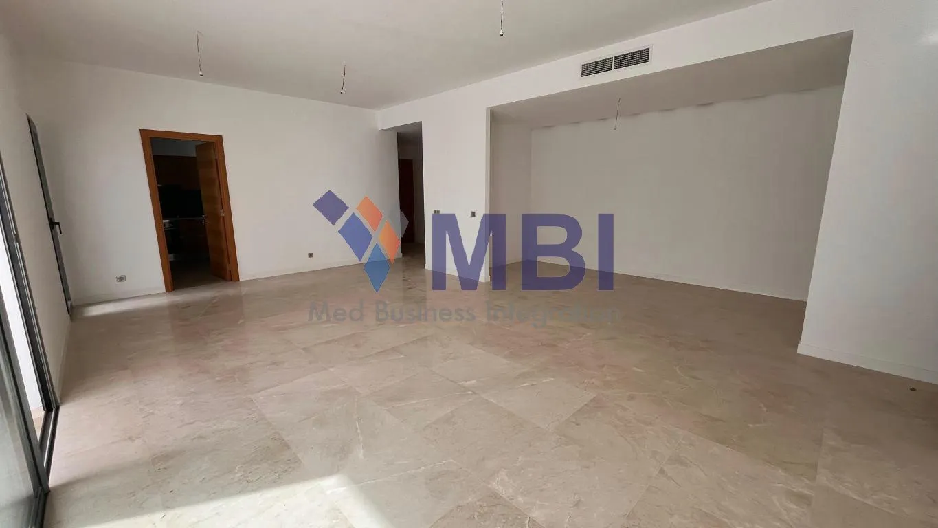 Appartement Vide à Louer Vue Mer L.M.T.2162 - طنجة