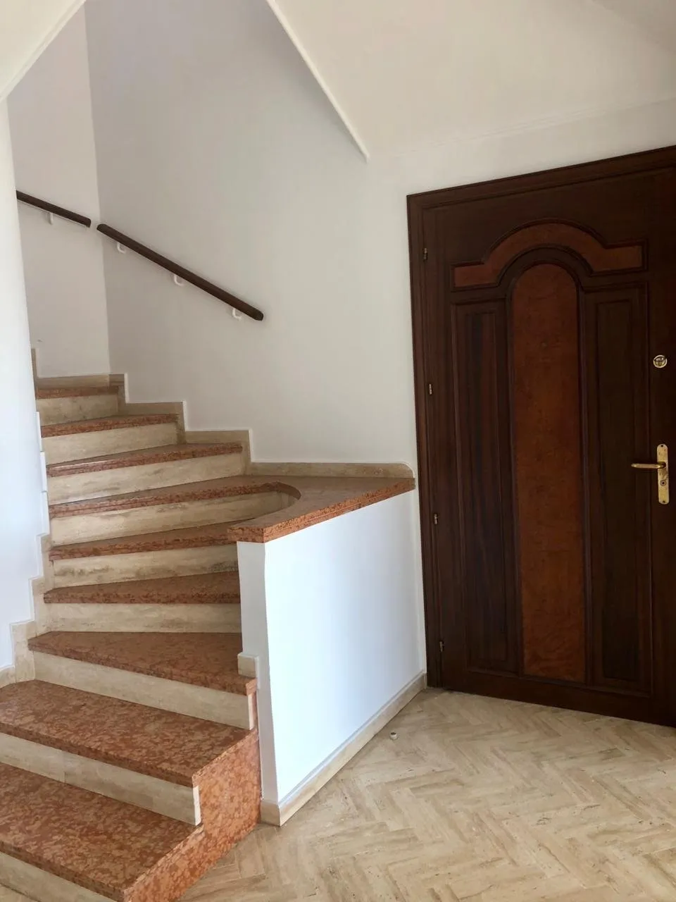 Duplex à louer vide au Triangle d'or - الدار البيضاء (4)