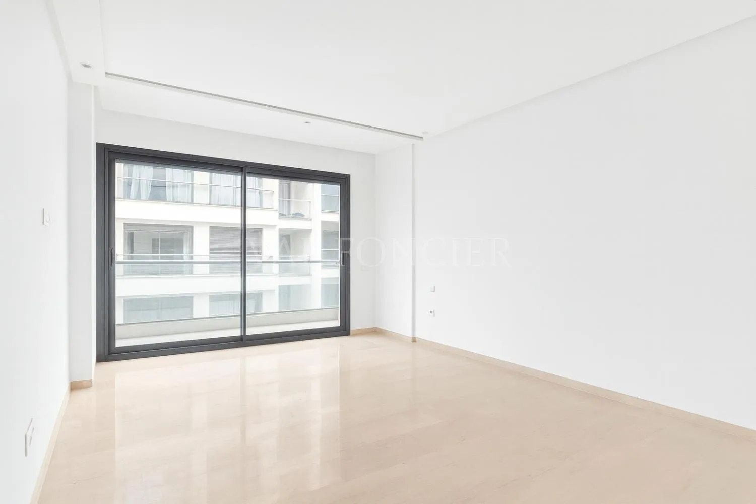 Location appartement moderne 2chambres avec terrasse et vue sur mer à Ain Diab - الدار البيضاء (2)