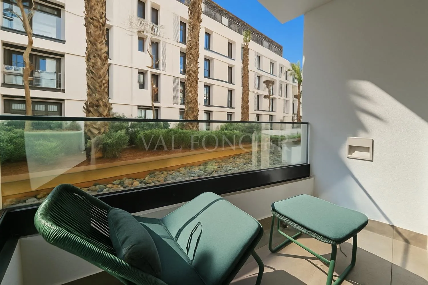 Location appartement 2chambres meublé moderne avec terrasse à Anfaplace, Ain Diab - الدار البيضاء (3)
